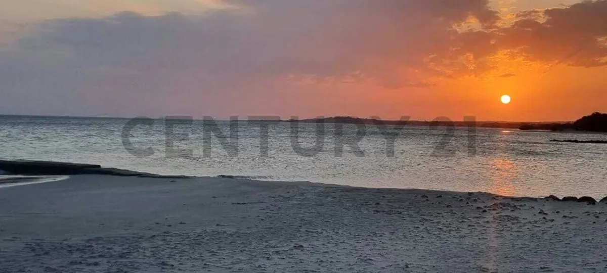 Terreno a Orilla del mar con playa privada en Playa el Yaque - 9