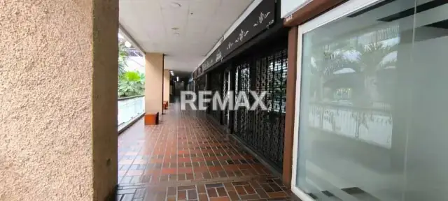 Se alquila local comercial Centro Comercial Galería Prados del Este