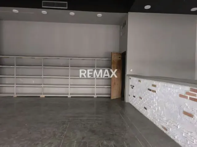 Se alquila local comercial Centro Comercial Galería Prados del Este - 5