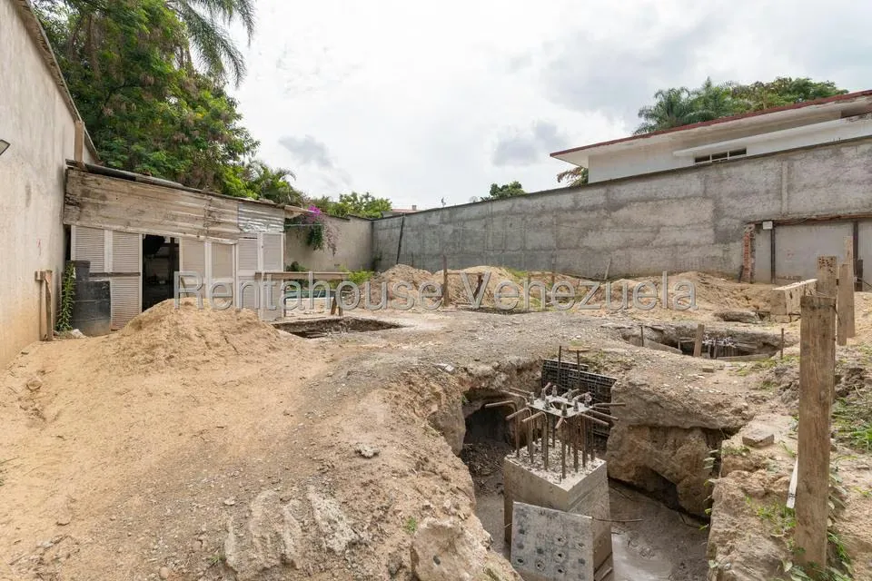 Terreno (Residencial) en Venta en La Floresta, Distrito Metropolitano - 2