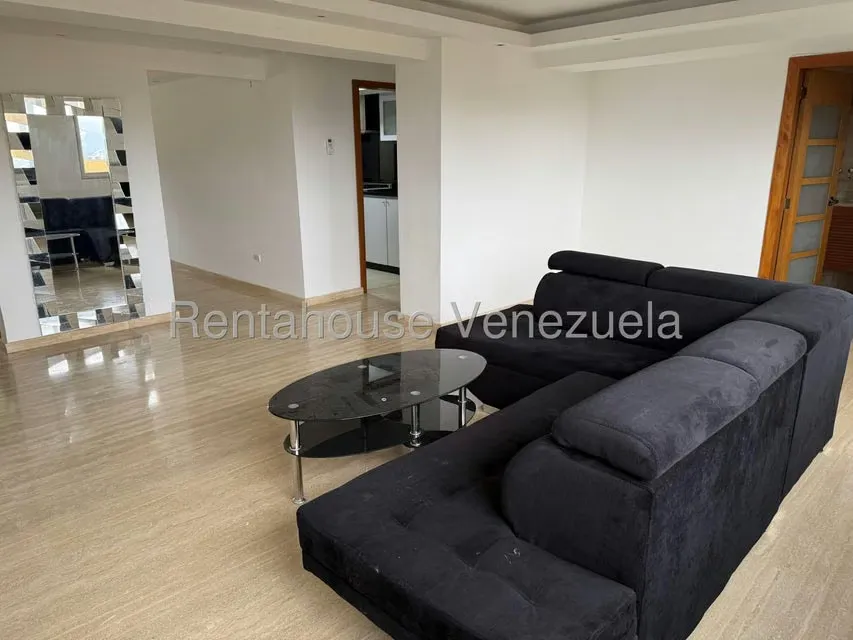 Apartamento (1 Nivel) en Alquiler en La Castellana, Distrito Metropolitano - 2