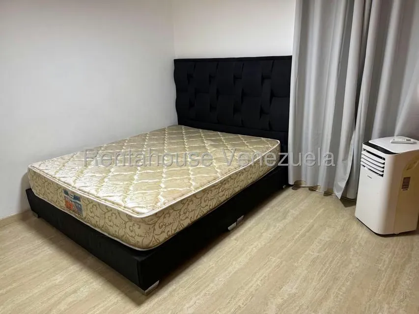 Apartamento (1 Nivel) en Alquiler en La Castellana, Distrito Metropolitano - 10