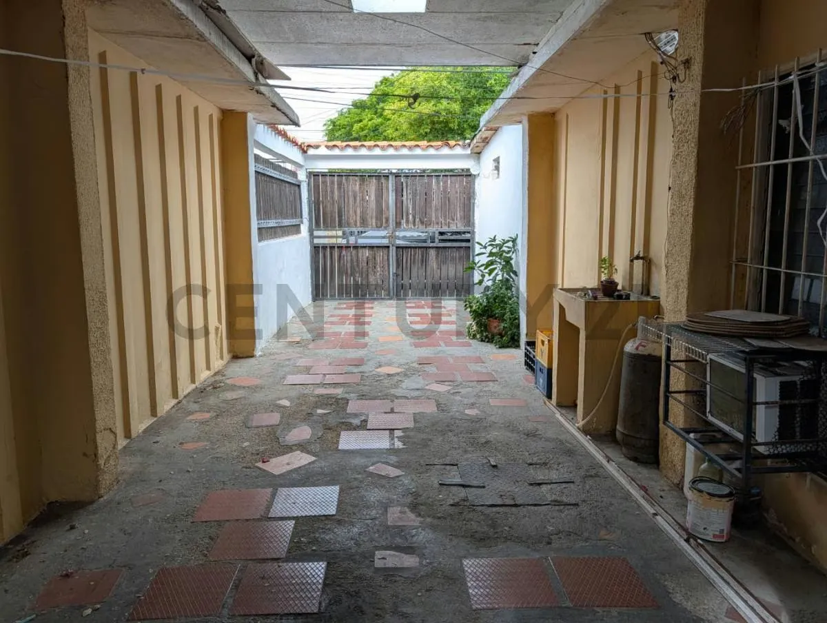 OPORTUNIDAD! 3 PROPIEDADES POR UN SOLO PRECIO EN LOS ROBLES, MANEIRO - 17