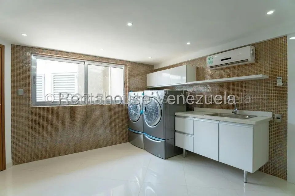 Casa (1 Nivel) en Venta en La Lagunita Country Club, Distrito Metropolitano - 28