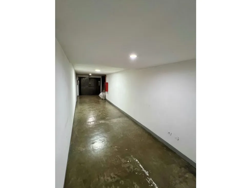 En Venta Galpon tipo Edificio Industrial Comercial en Boleita Sur. - 15