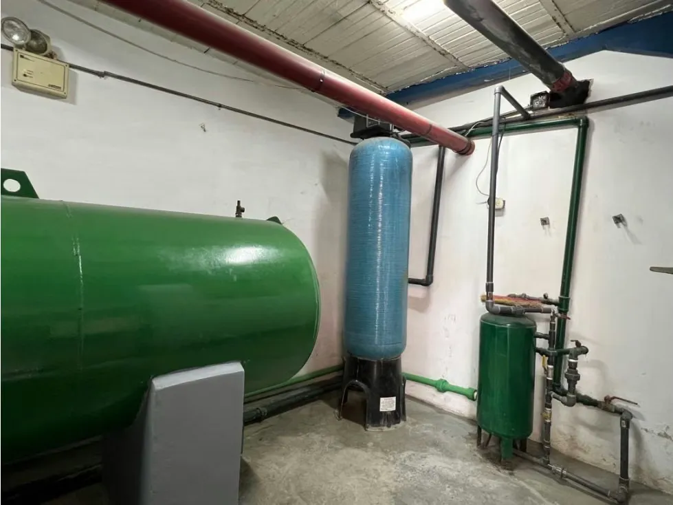 En Venta Galpon tipo Edificio Industrial Comercial en Boleita Sur. - 4