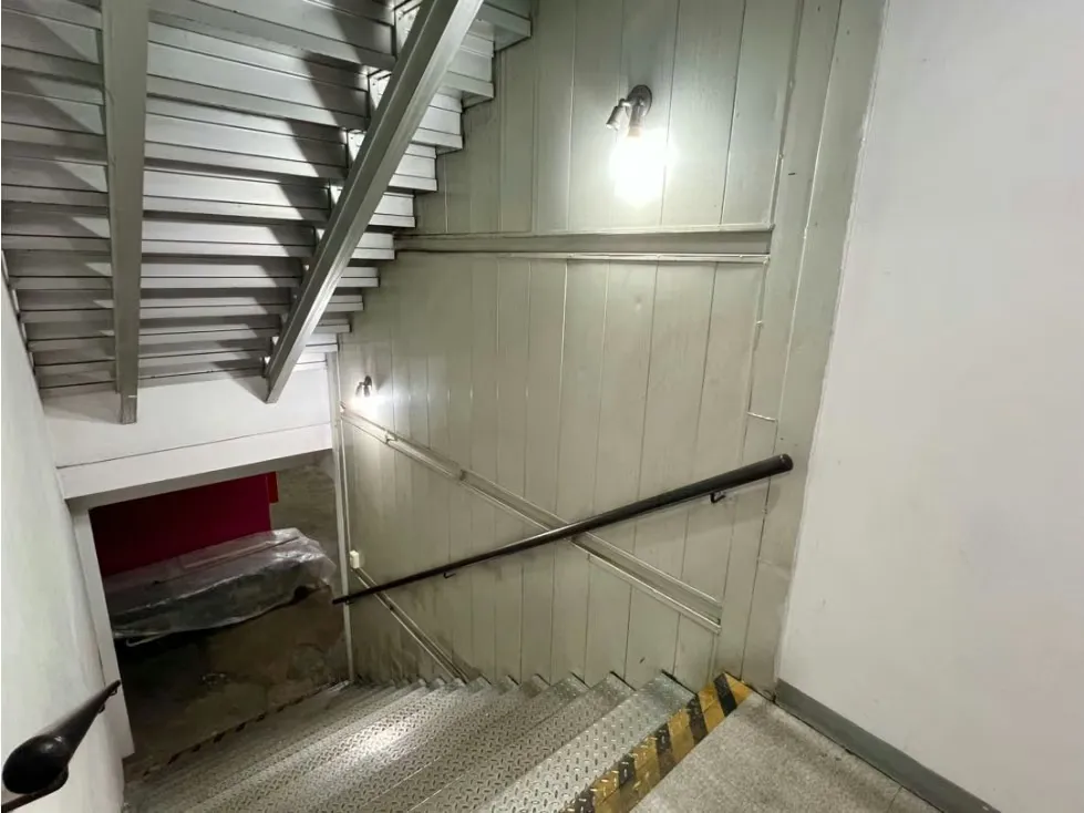 En Venta Galpon tipo Edificio Industrial Comercial en Boleita Sur. - 33