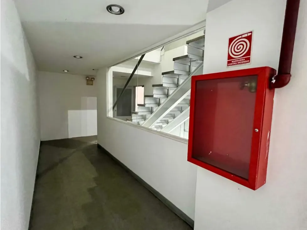 En Venta Galpon tipo Edificio Industrial Comercial en Boleita Sur. - 34