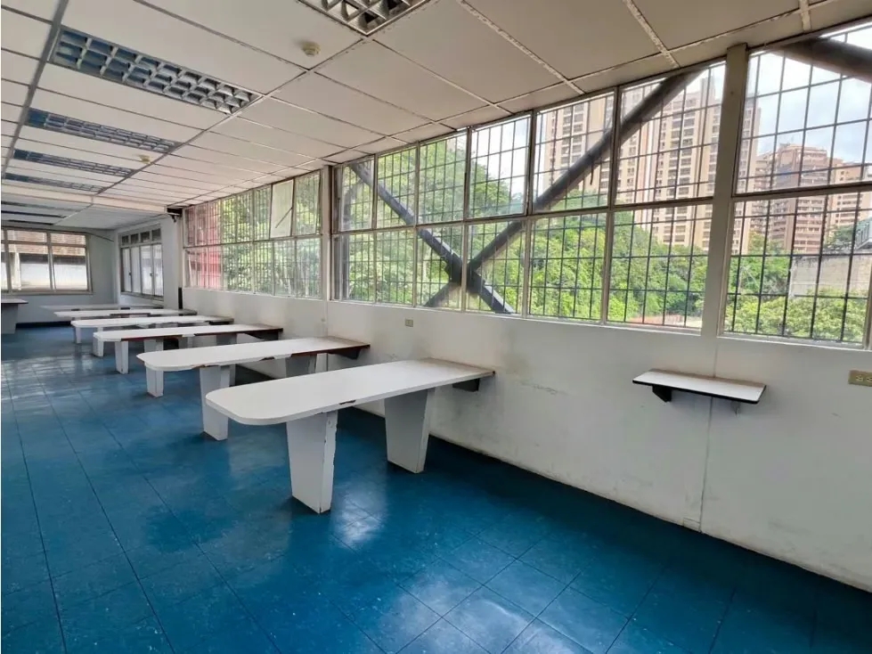 En Venta Galpon tipo Edificio Industrial Comercial en Boleita Sur. - 45