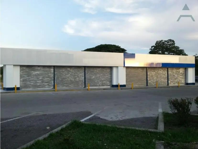 Se vende Locales comerciales 156m² y 65m² Rio Chico