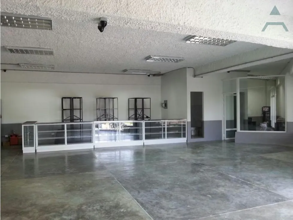 Se vende Locales comerciales 156m² y 65m² Rio Chico - 2