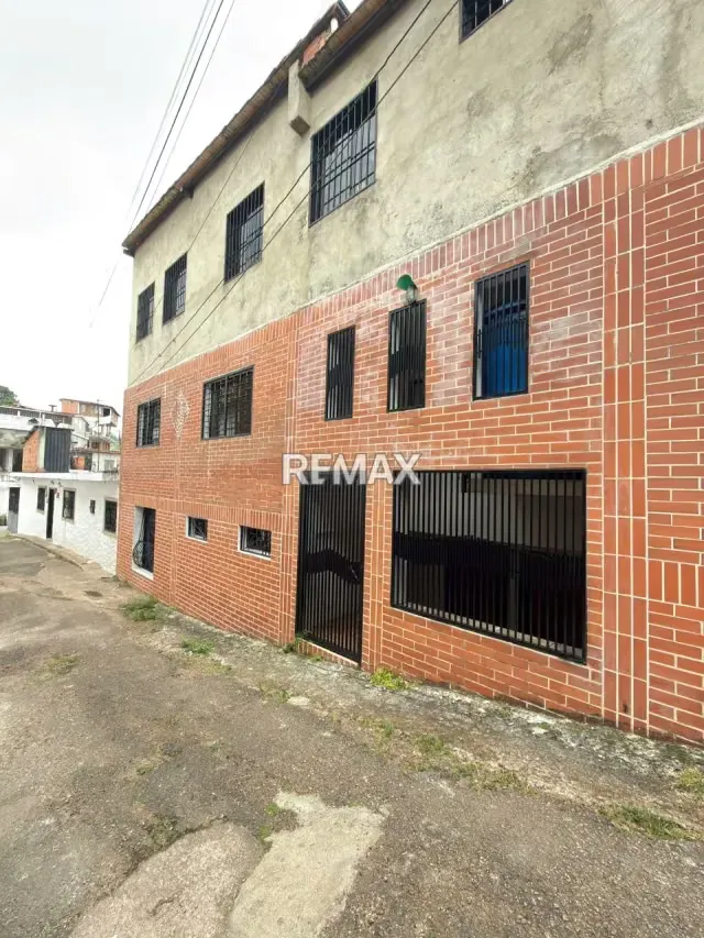 Apartamento Tipo Estudio en alquiler, ubicado en Cueva del Oso. - 2