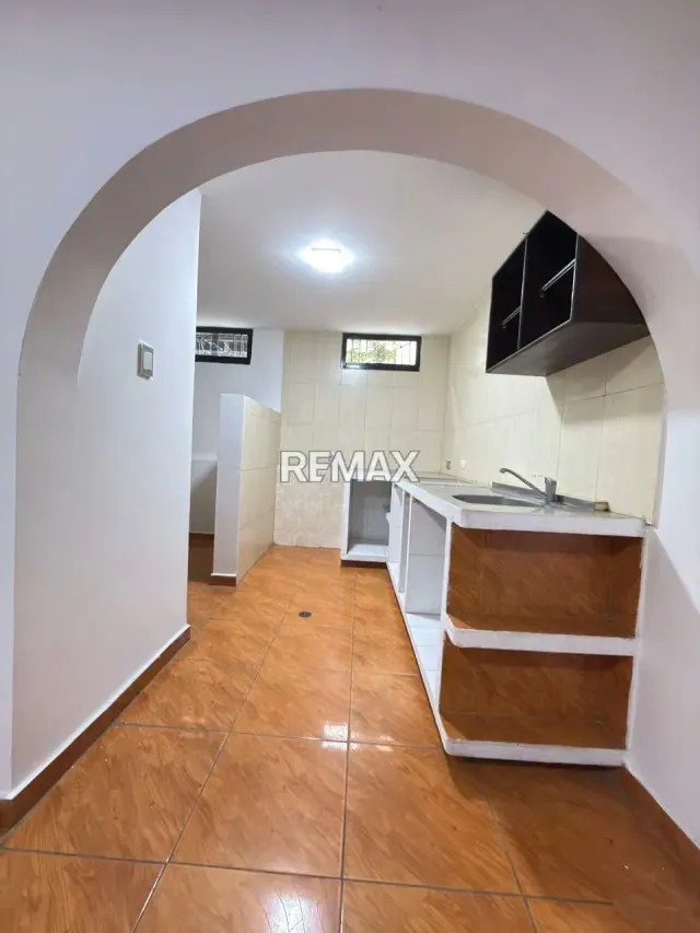 Apartamento Tipo Estudio en alquiler, ubicado en Cueva del Oso. - 7