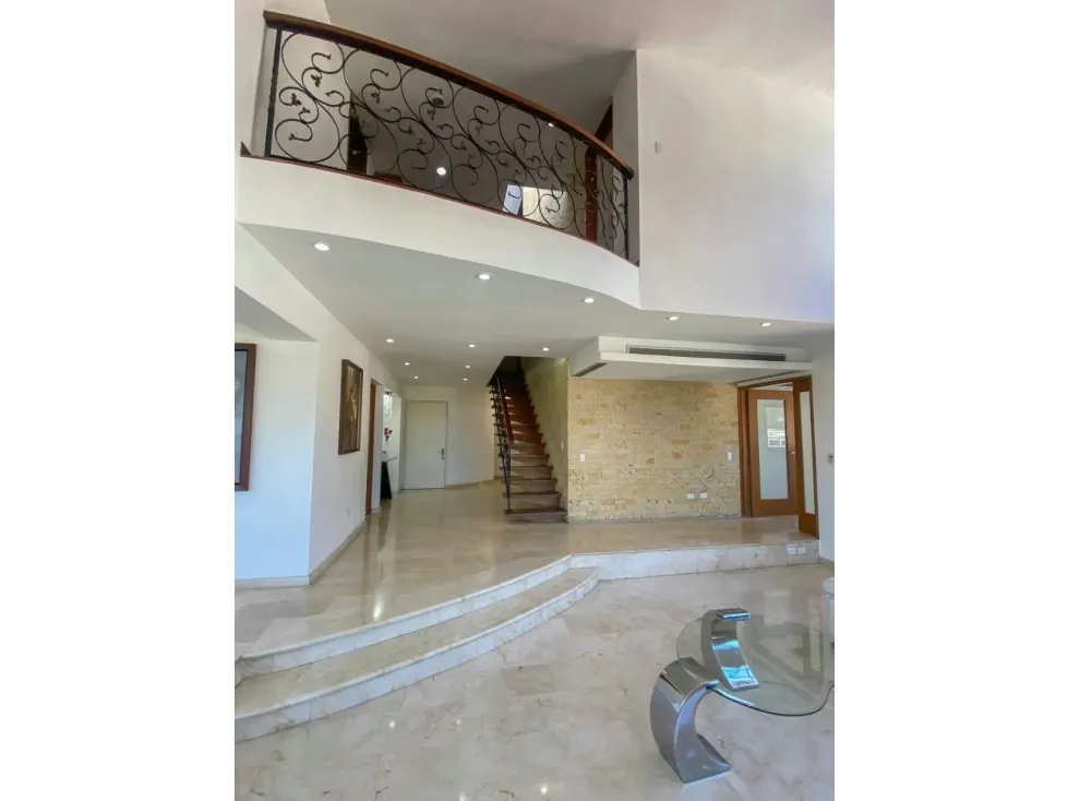 Vendo/Alquilo Ph triplex 400m2 Av. Sucre Los Dos Caminos 6399 - 4