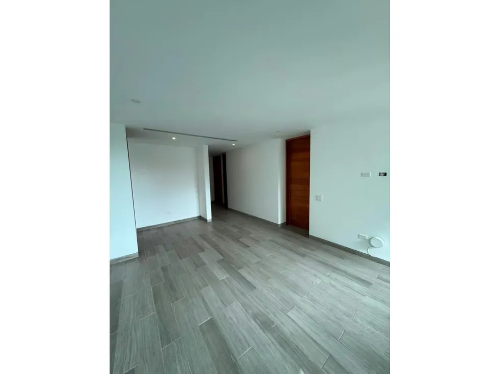 Se vende Apto 360m² 4h+s/6b/2p Los Chorros - 11