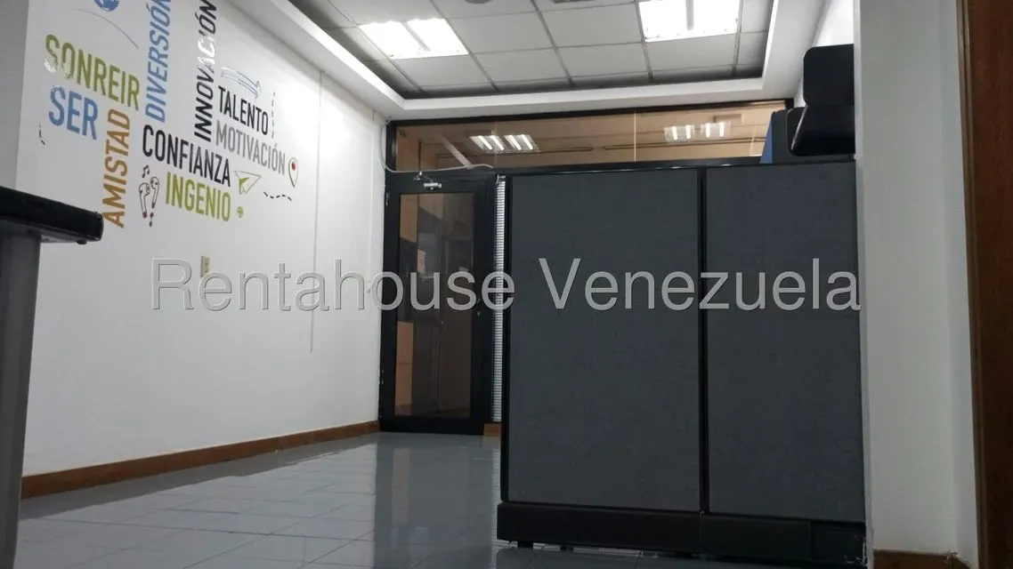 Oficina en Alquiler en La Urbina, Distrito Metropolitano - 25
