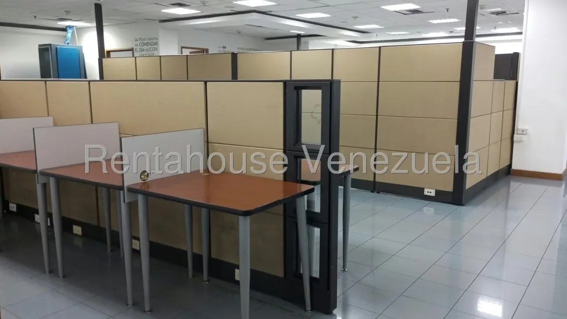 Oficina en Alquiler en La Urbina, Distrito Metropolitano - 28