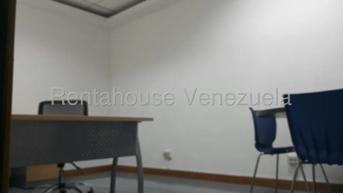 Oficina en Alquiler en La Urbina, Distrito Metropolitano - 36