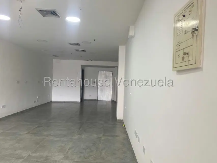 Local Comercial en Alquiler en La Granja, Carabobo - 4