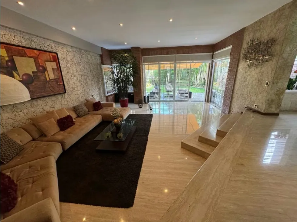Se vende casa 464m2 La Lagunita 0399 - 5
