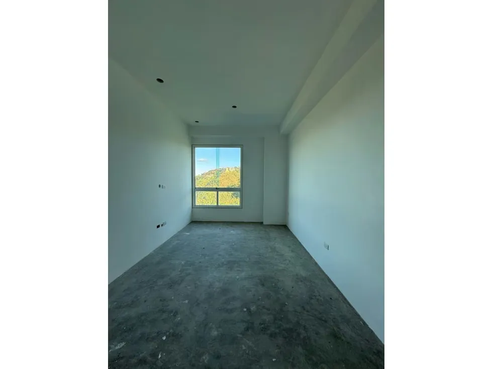 PLANTA BAJA EN VENTA 209 M2 - URB LA LAGUNITA - 5