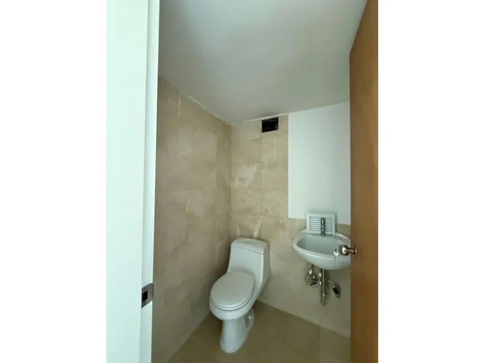 PLANTA BAJA EN VENTA 209 M2 - URB LA LAGUNITA - 6