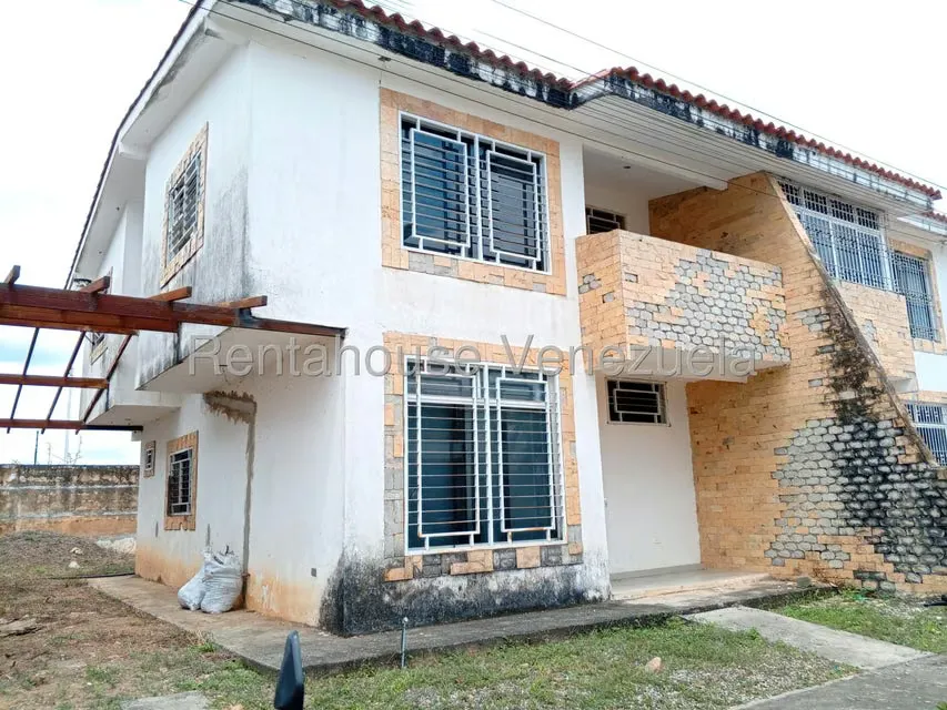 Townhouse (Duplex) en Venta en Sector Centro Monay, Trujillo - 2
