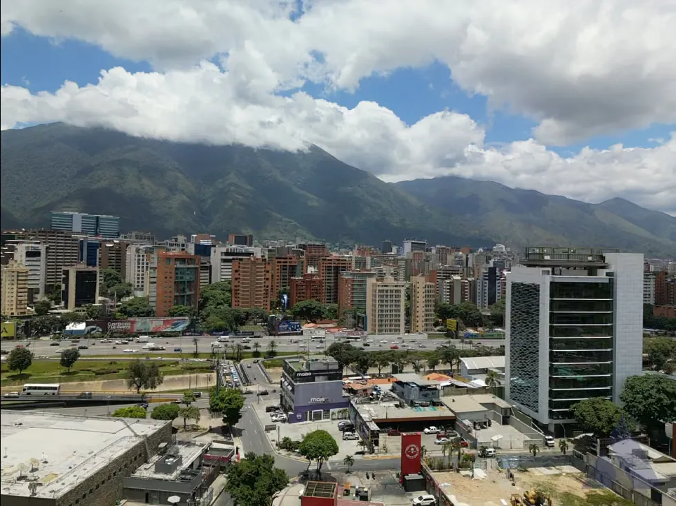Vendo apartamento en obra gris 80m2 Las Mercedes 2548 - 2