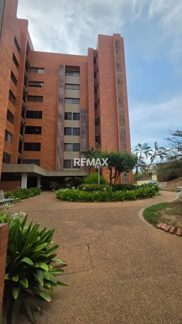 Apartamento Tipo Estudio en Residencias Valle Alto - 2