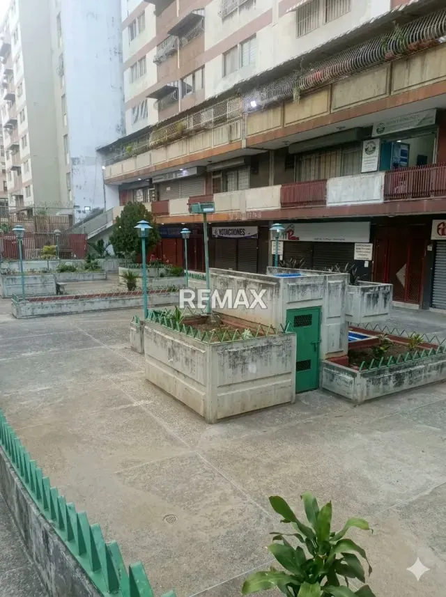 Se vende cómodo apartamento de 82 m² ubicado en un piso bajo de la Parroquia Altagracia - 11