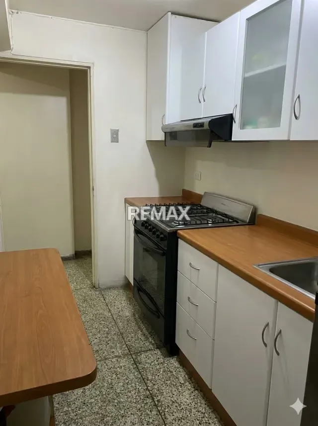 Se vende cómodo apartamento de 82 m² ubicado en un piso bajo de la Parroquia Altagracia - 4