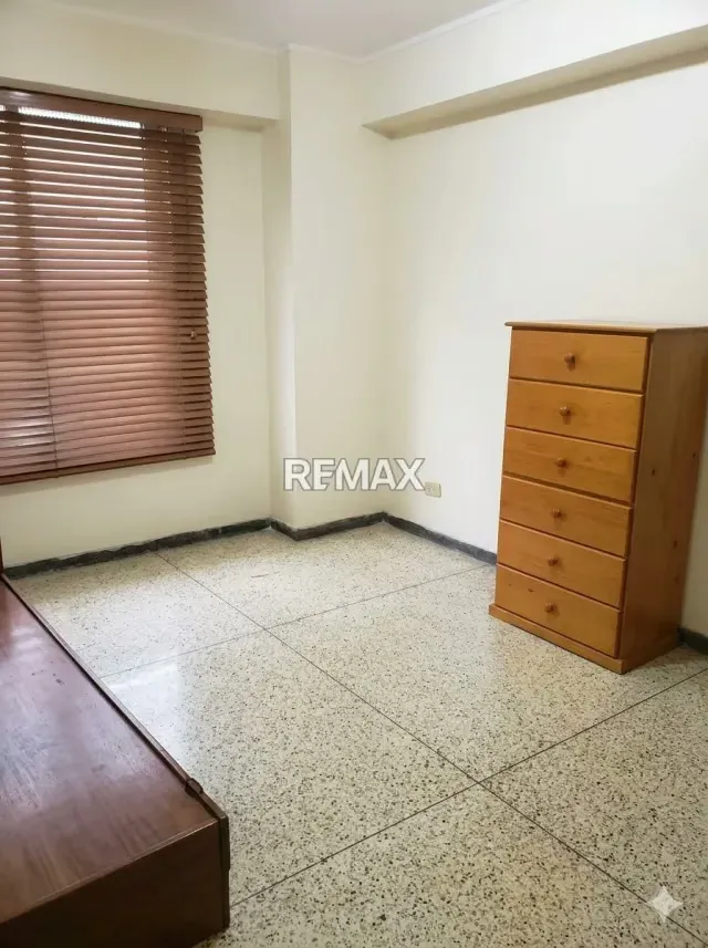 Se vende cómodo apartamento de 82 m² ubicado en un piso bajo de la Parroquia Altagracia - 8