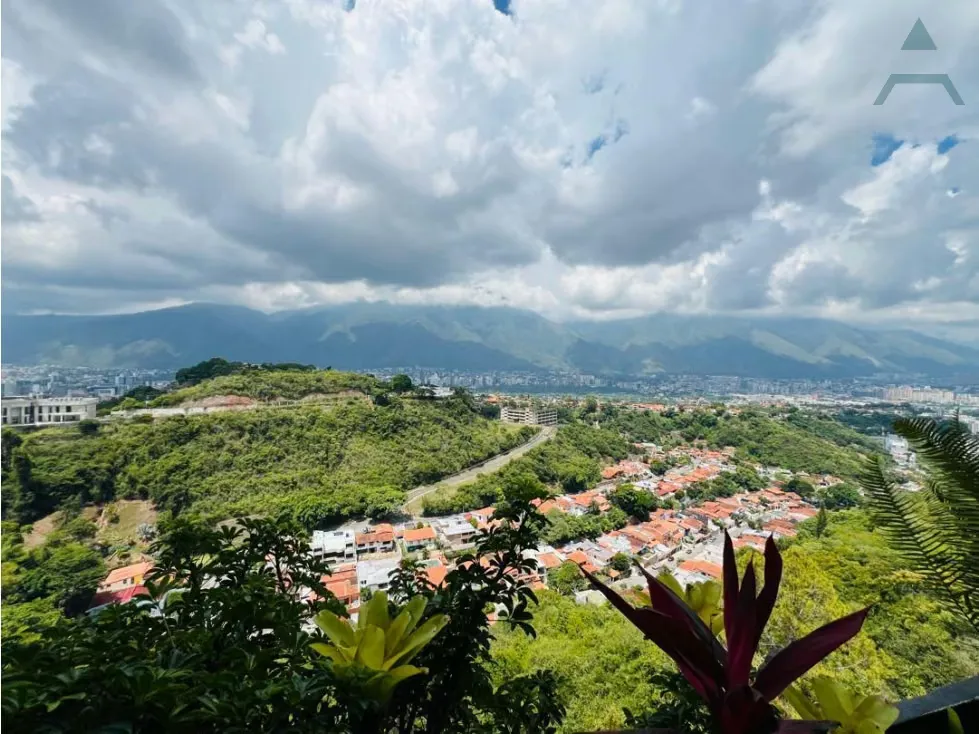 Se vende Apto 246m² 3h+2s/3.5b+s/2p Lomas de San Roman