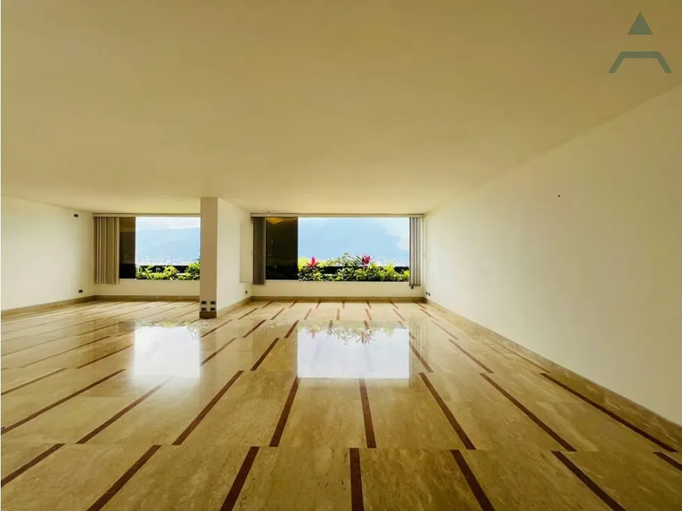 Se vende Apto 246m² 3h+2s/3.5b+s/2p Lomas de San Roman - 4