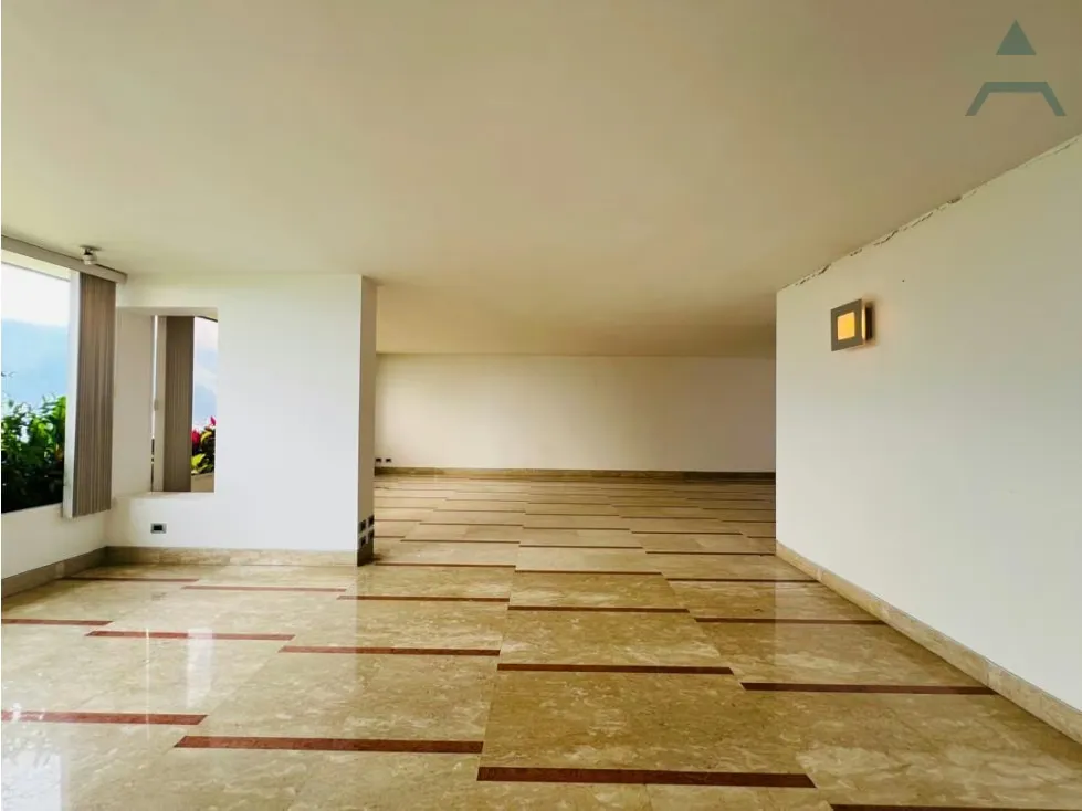 Se vende Apto 246m² 3h+2s/3.5b+s/2p Lomas de San Roman - 6