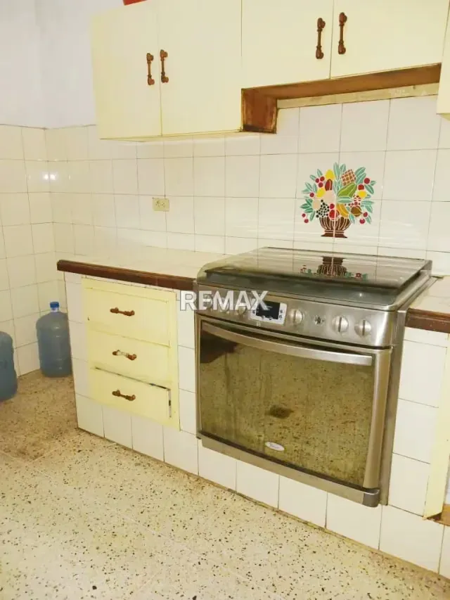 Espectacular inmueble clásico de grandes espacios ubicado en zona privilegiada en Av Libertador con cruce a Negro Primero, en Maturín Edo. Monagas, propició para Comercio o Vivienda - 13
