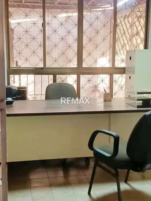 Espectacular inmueble clásico de grandes espacios ubicado en zona privilegiada en Av Libertador con cruce a Negro Primero, en Maturín Edo. Monagas, propició para Comercio o Vivienda - 7