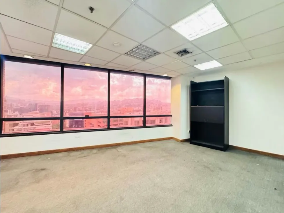 Se alquila oficina 431m2 Chacao - 12