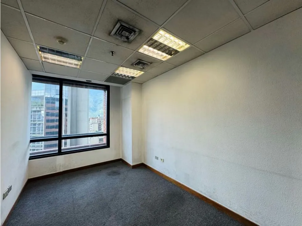 Se alquila oficina 431m2 Chacao - 14