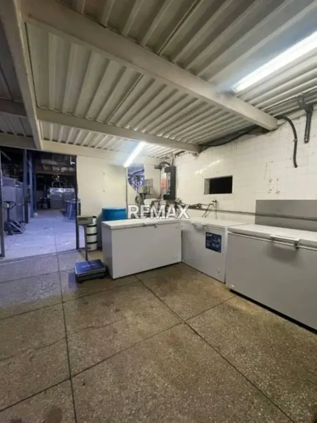 GALPÓN EN VENTA - URB. RUIZ PINEDA - 12