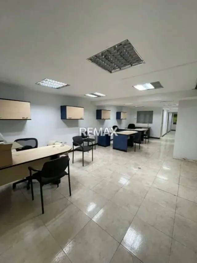 GALPÓN EN VENTA - URB. RUIZ PINEDA - 3