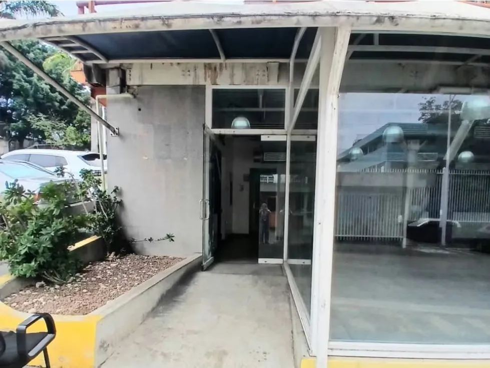 ALQUILER DE LOCAL 137 M2 EN PB A PIE DE CALLE. LA URBINA (RR) - 7