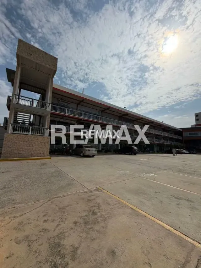 Local comercial en Alquiler C.C Akrai Center