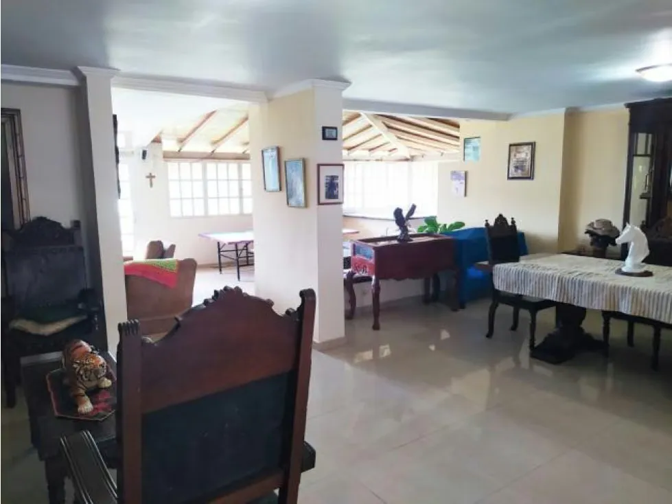 HERMOSA Y AMPLIA QUINTA EN BOSQUE VALLE 800m2 5h/3b/3p - 3