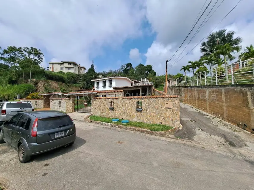 Casa (Multipes Niveles) en Venta en Los Montes Verdes, Miranda - 11