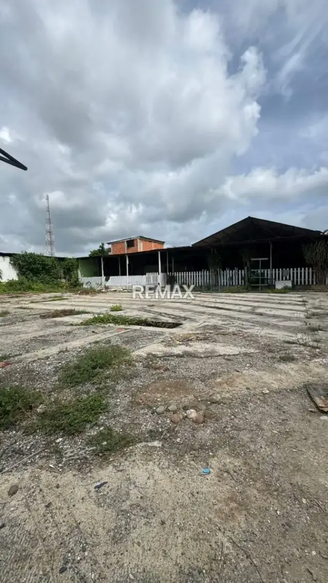 Terreno en venta ubicado en la Av. Venezuela.