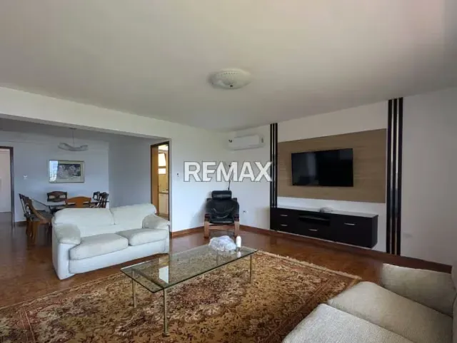 Penthouse en alquiler colinas de Bello Monte, 300M - 6
