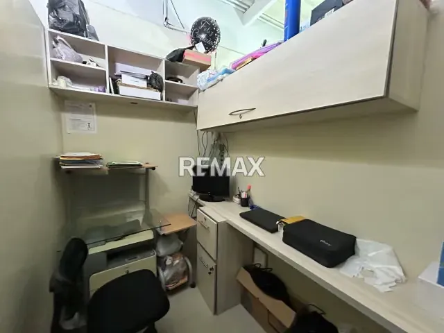 Local Comercial en plena Avenida Ollarvides Ideal para SpaEstetica o Salón de Belleza - 5