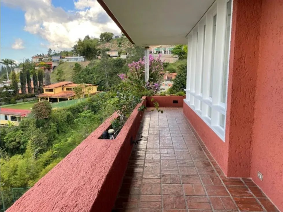 Se vende casa en Alto Hatillo 6H+2S/6+2S/5P - 2
