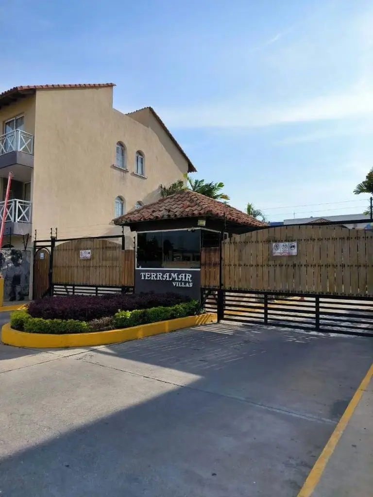 Apartamento en Alquiler Lechería Conjunto Residencial Terramar Suites